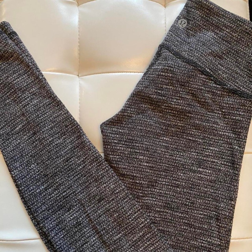 Lululemon leggings 28”